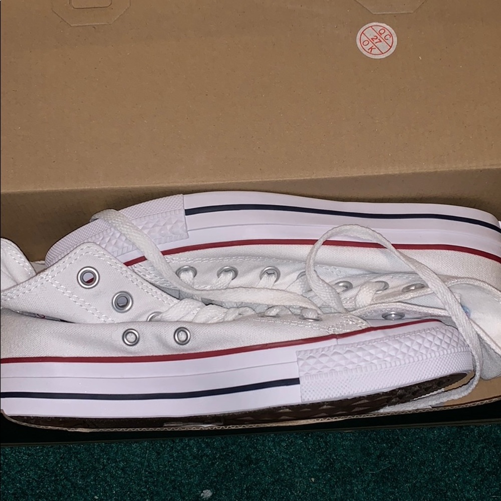 Brand new never worn converse hi-tops